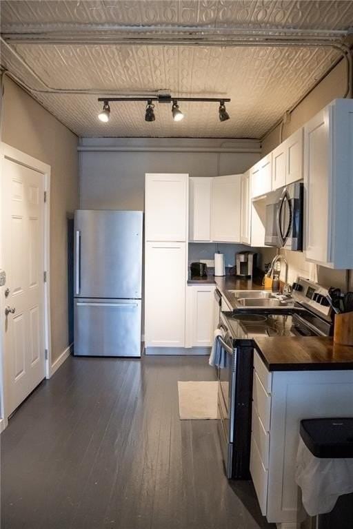 4304 S Main St #2 - Photo 5 of 11