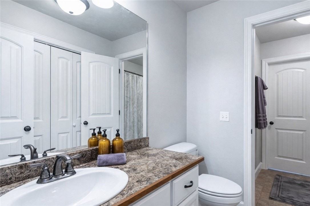 1123 S Tottenham Ct - Photo 5 of 10