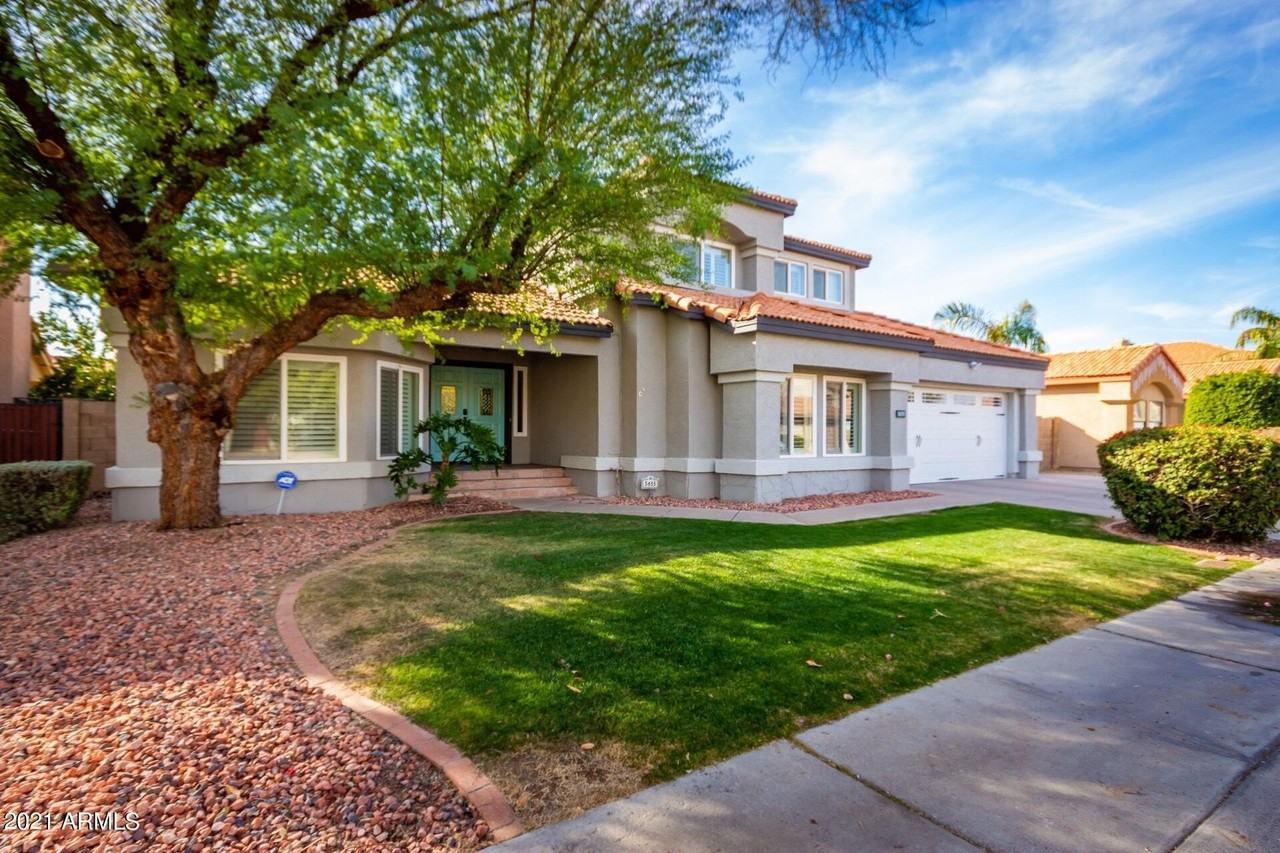 5655 E Beverly Ln - Photo 2 of 40