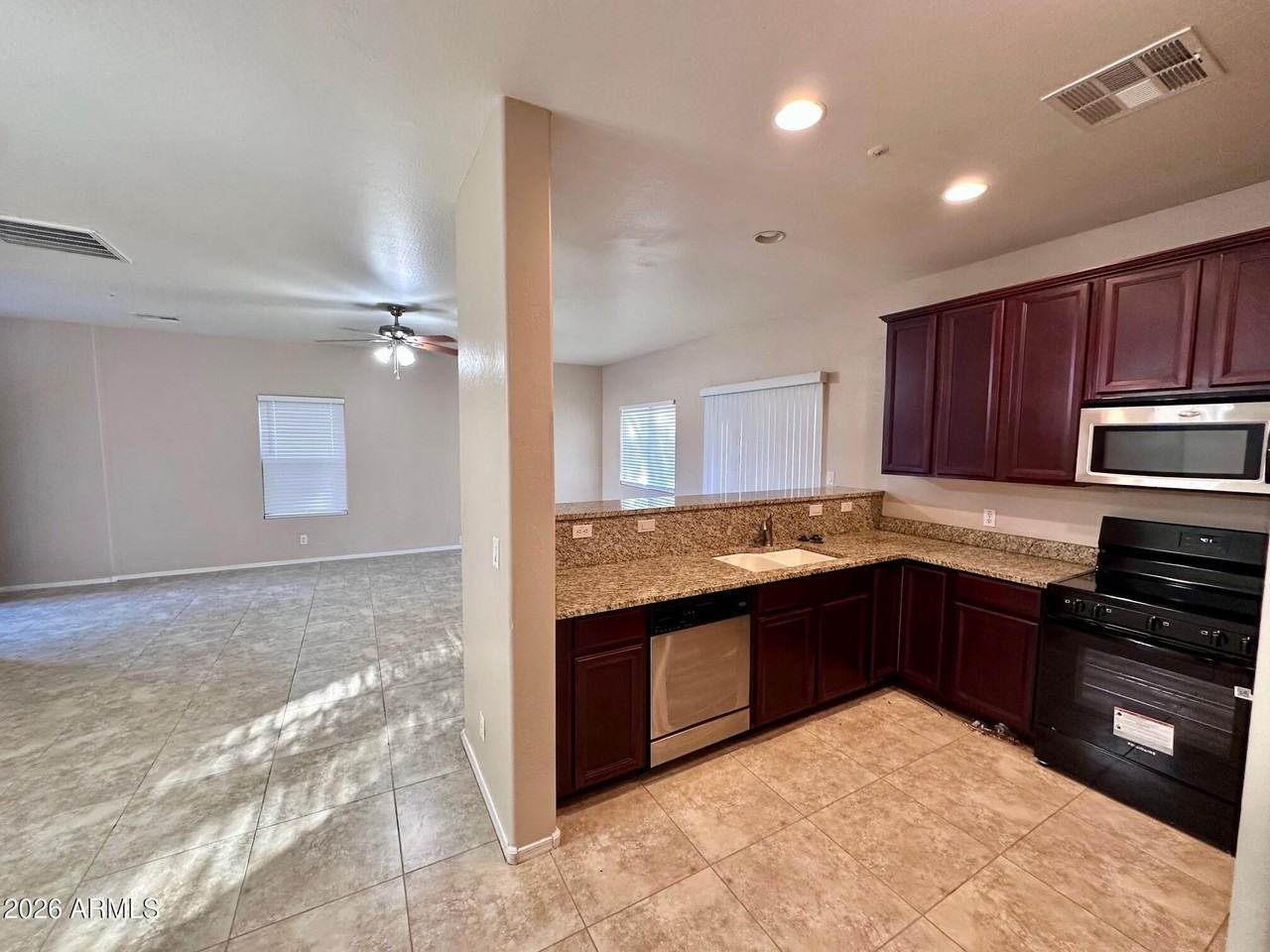 12972 N 88th Ave - Photo 4 of 16