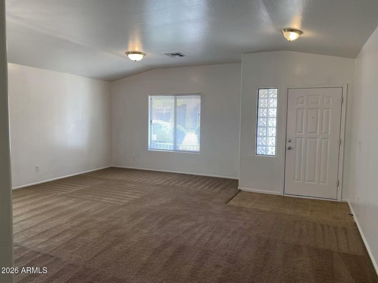 9124 W Heber Rd - Photo 4 of 26