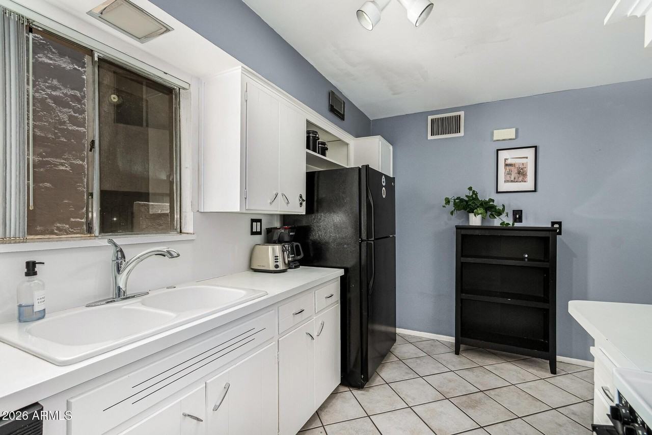 6824 E 2nd St #113 - Photo 5 of 24