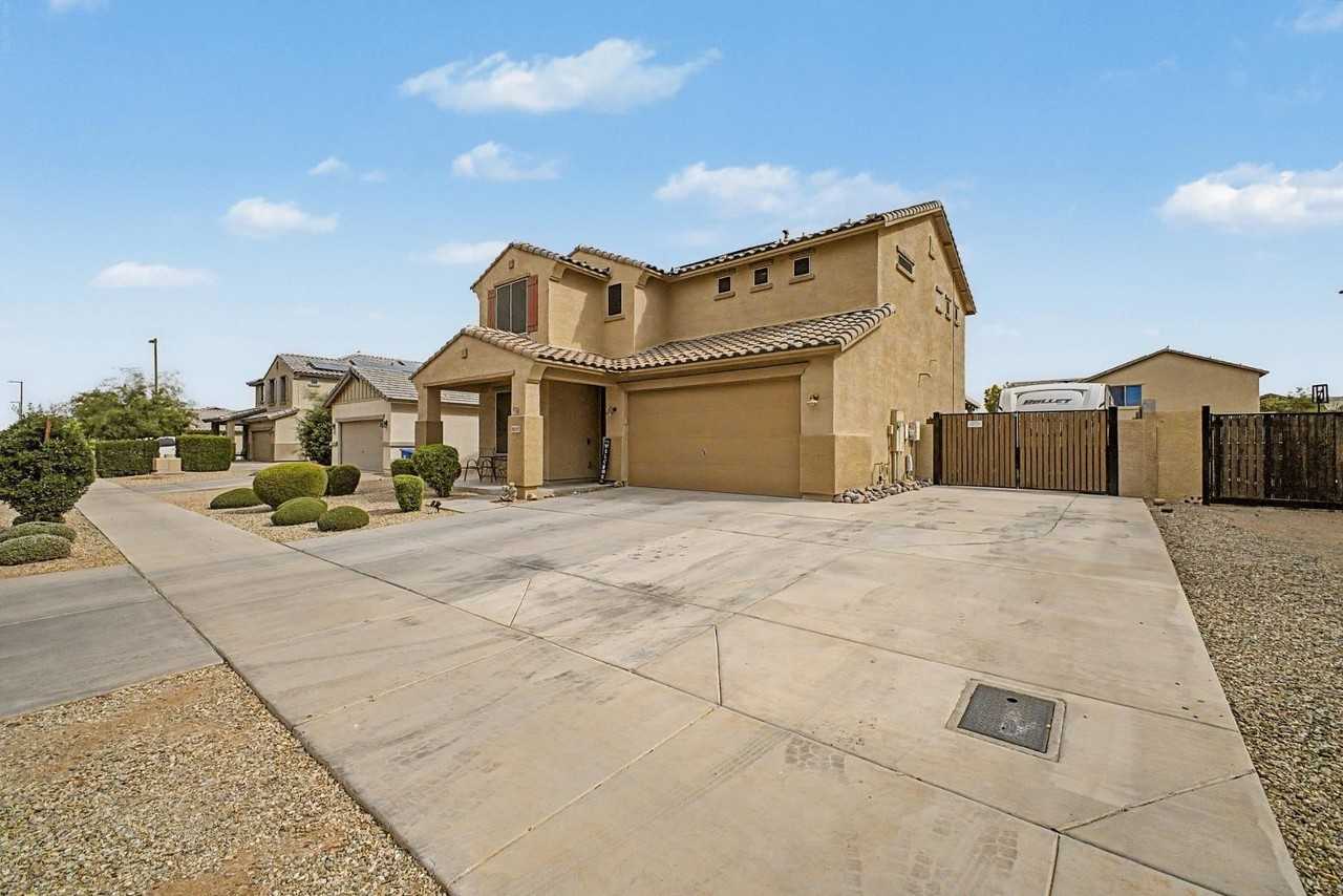 18235 W Ida Ln - Photo 3 of 45