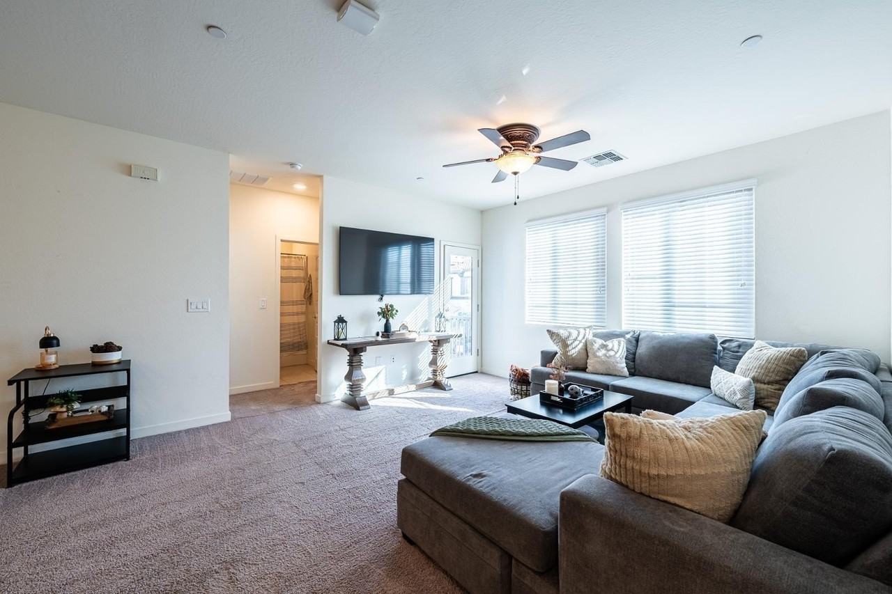 2750 S Voyager Dr #101 - Photo 6 of 16