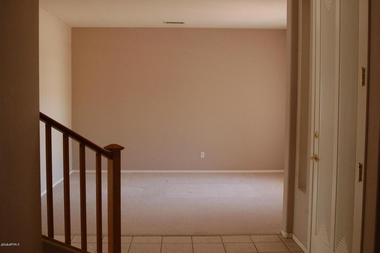 1041 W Longhorn Dr - Photo 2 of 19