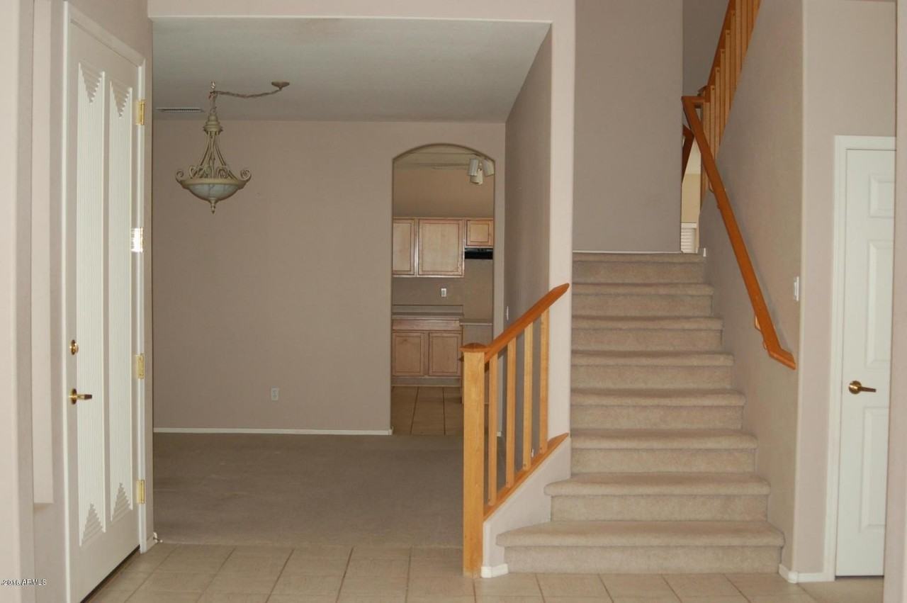 1041 W Longhorn Dr - Photo 3 of 19