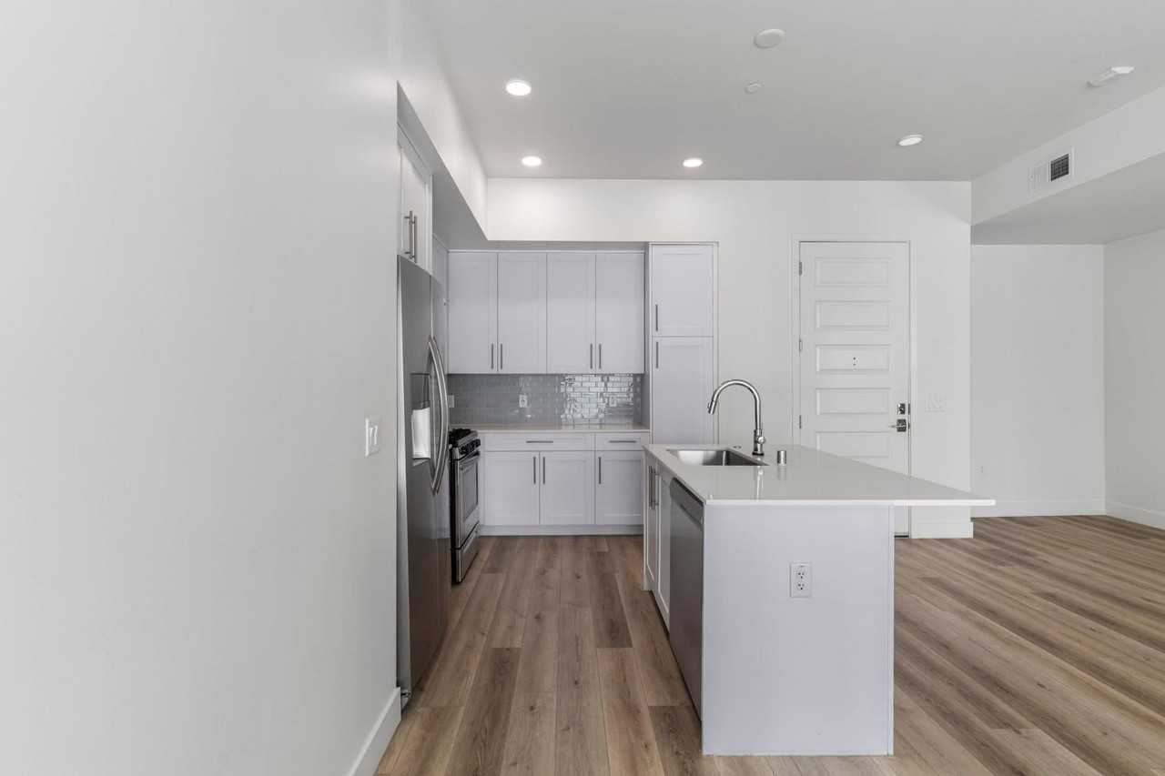 7300 E Earll Dr #1018 - Photo 4 of 40
