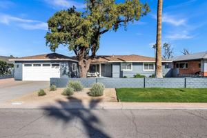 featured image of 3046 E Glenrosa Ave