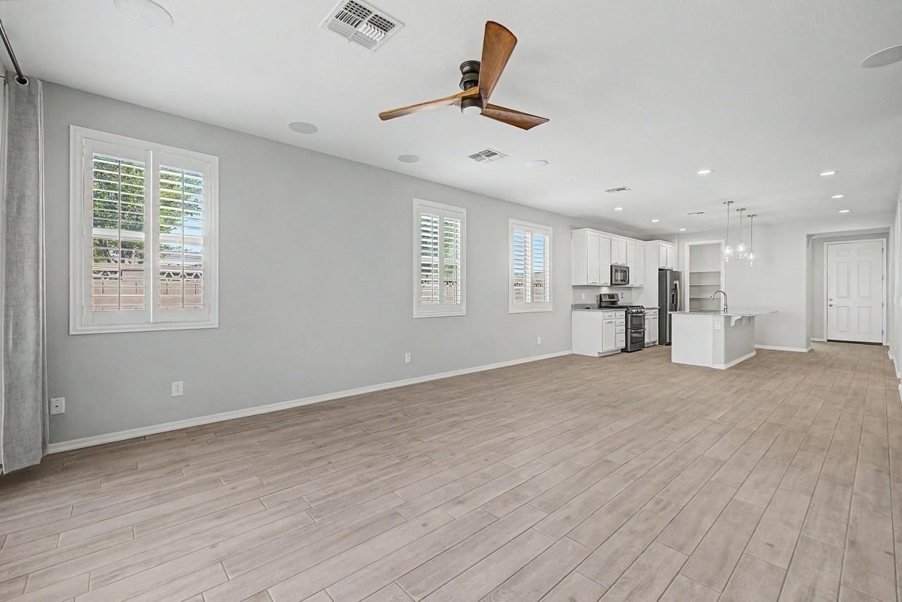 17534 W Hadley St - Photo 7 of 22