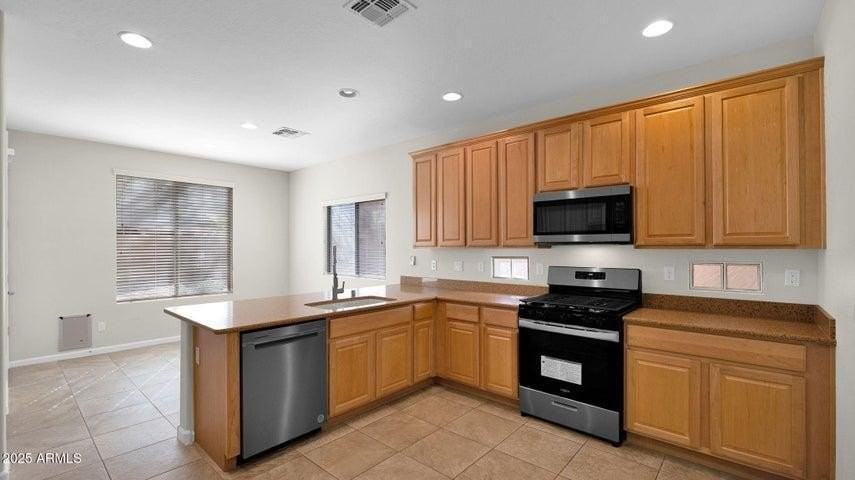 17655 W Tasha Dr - Photo 7 of 32