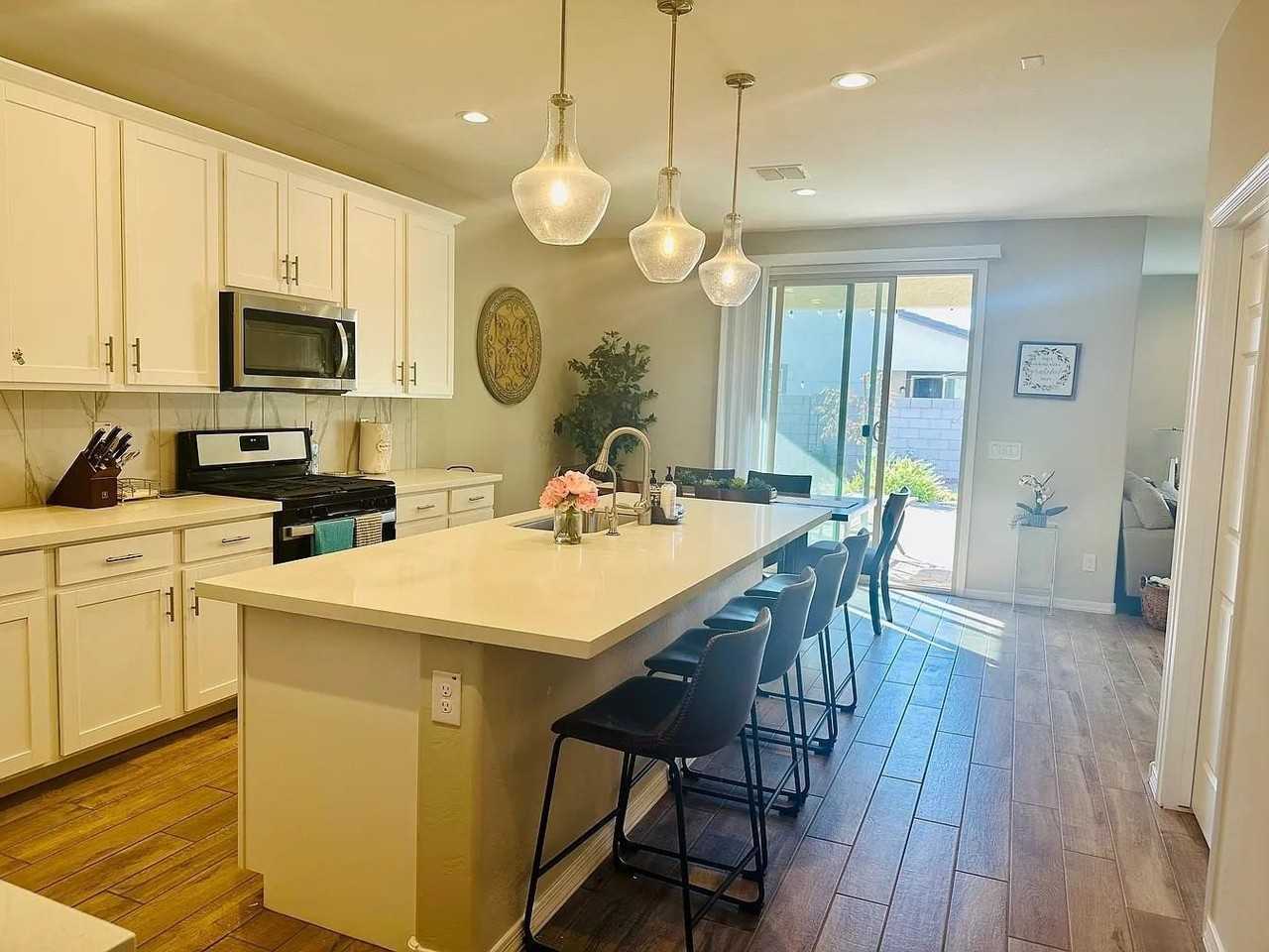 10965 W Baden St - Photo 7 of 24