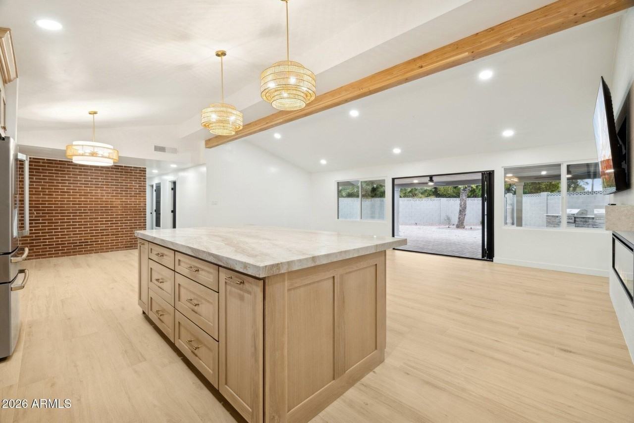 1216 W Rovey Ave - Photo 7 of 35