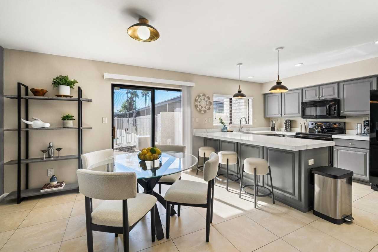 7339 E Northland Dr - Photo 6 of 32