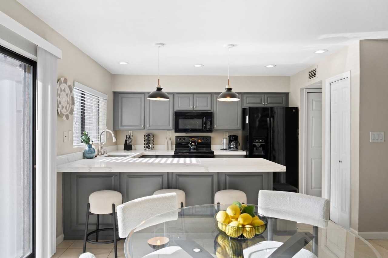 7339 E Northland Dr - Photo 7 of 32