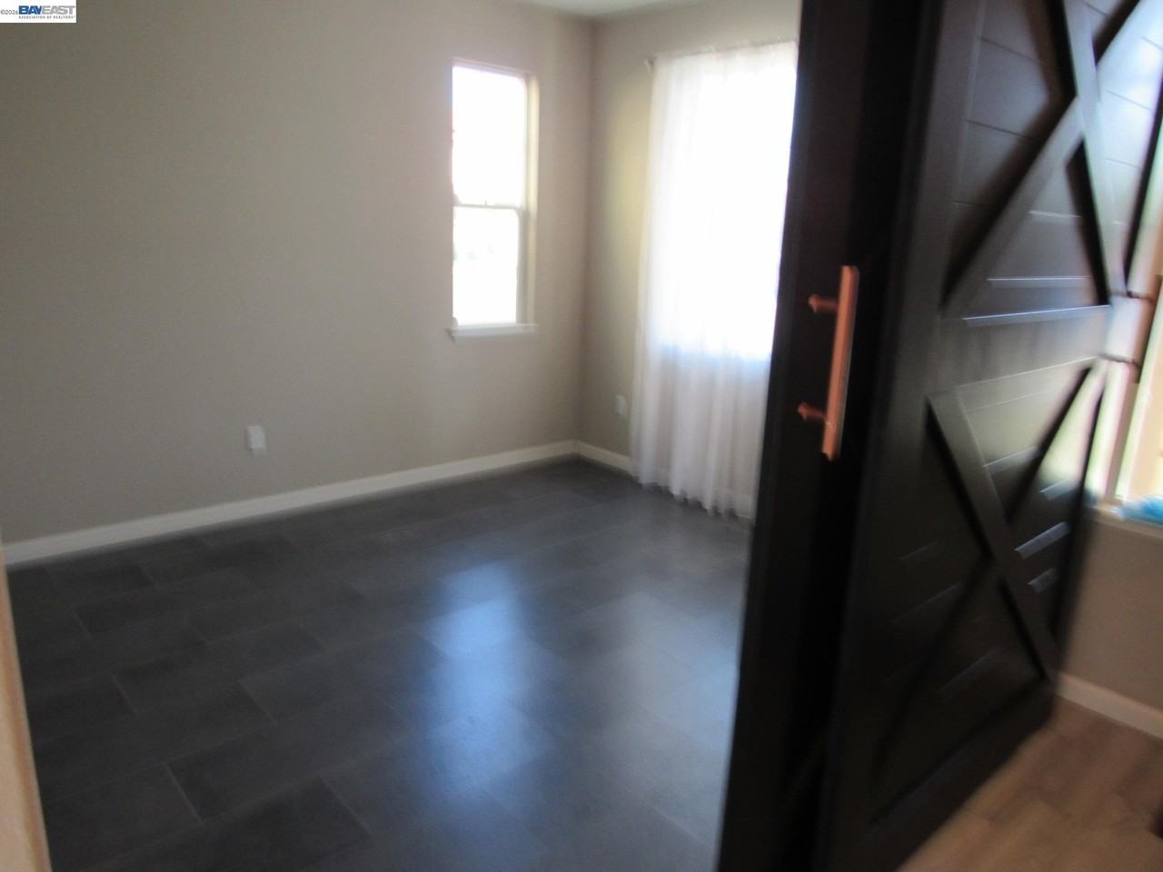 607 Guild Rd - Photo 5 of 36