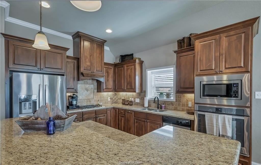 8301 Raintree Dr - Photo 5 of 15