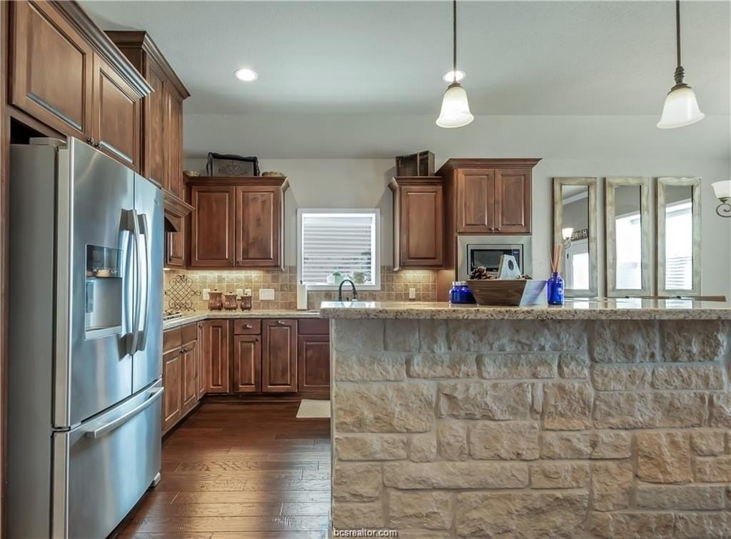 8301 Raintree Dr - Photo 6 of 15