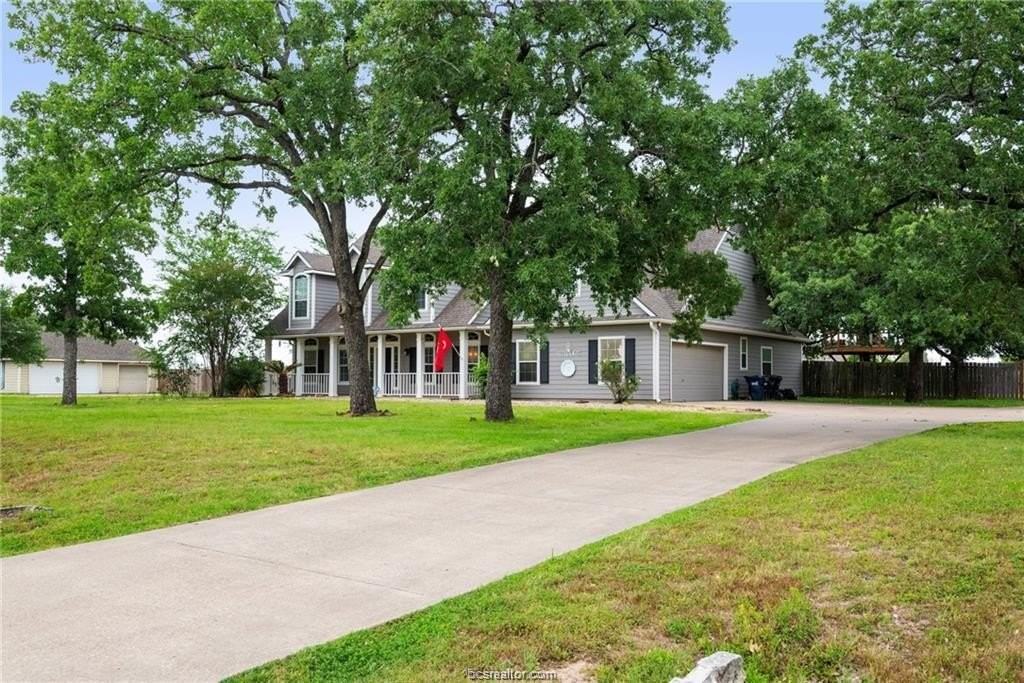 4421 Ledgestone Trl - Photo 3 of 38