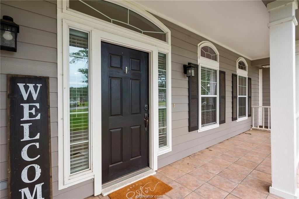 4421 Ledgestone Trl - Photo 5 of 38