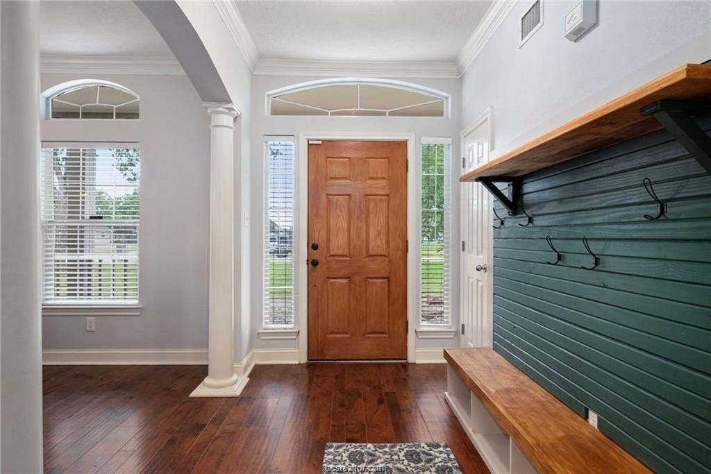 4421 Ledgestone Trl - Photo 6 of 38