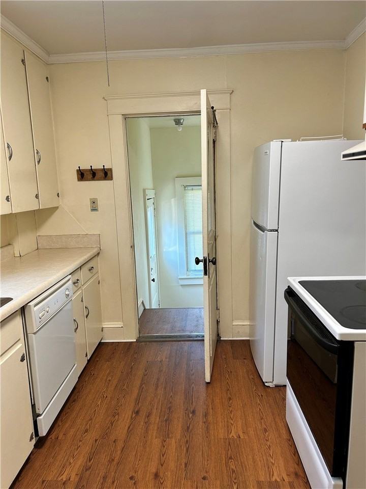 970 Scio St - Photo 5 of 13