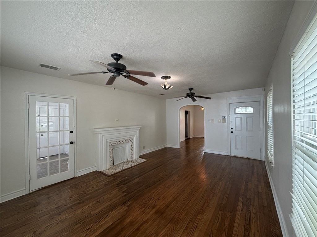 317 Melrose St - Photo 4 of 26