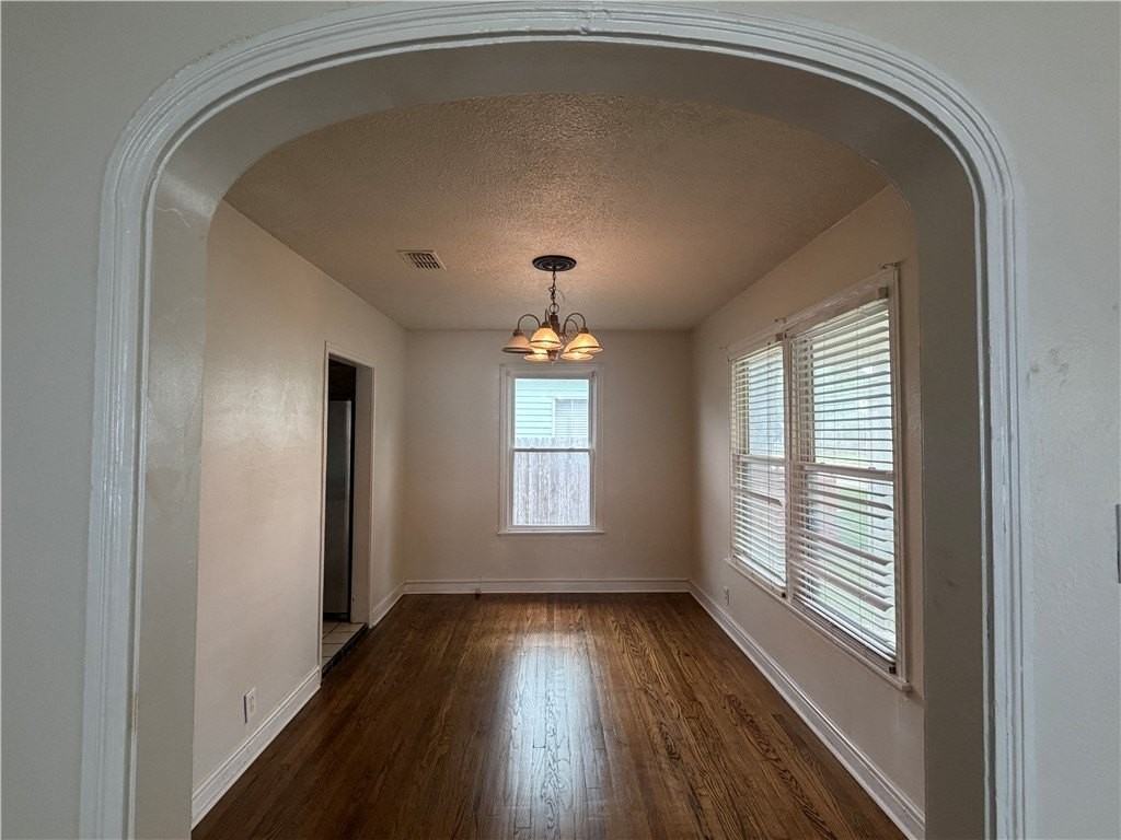 317 Melrose St - Photo 5 of 26