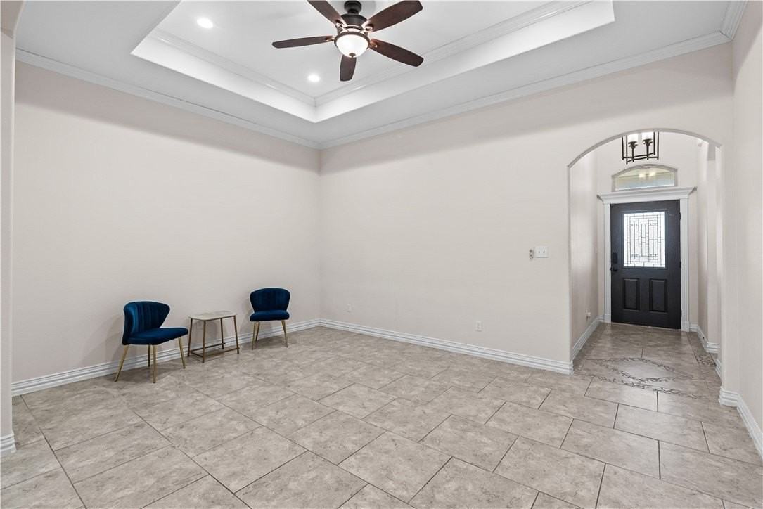 3818 Pennine Way - Photo 3 of 27