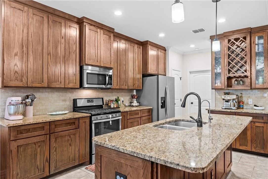 3818 Pennine Way - Photo 6 of 27