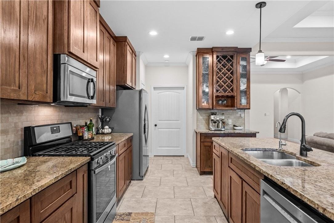 3818 Pennine Way - Photo 7 of 27