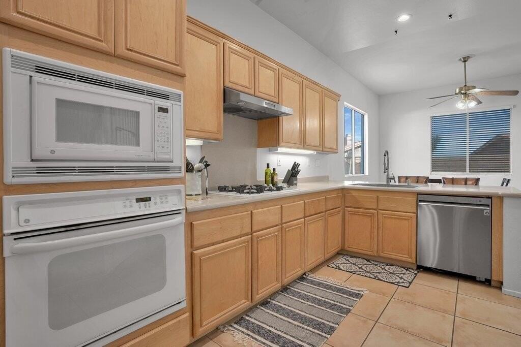 45180 Debbie Dr - Photo 7 of 49