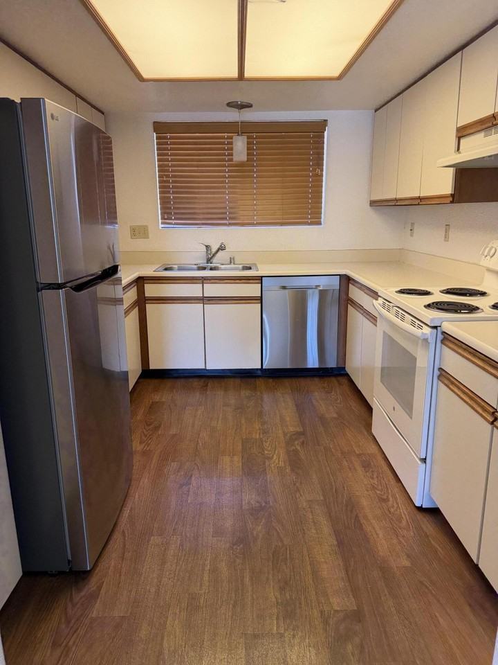 505 S Farrell Dr #R112 - Photo 6 of 19