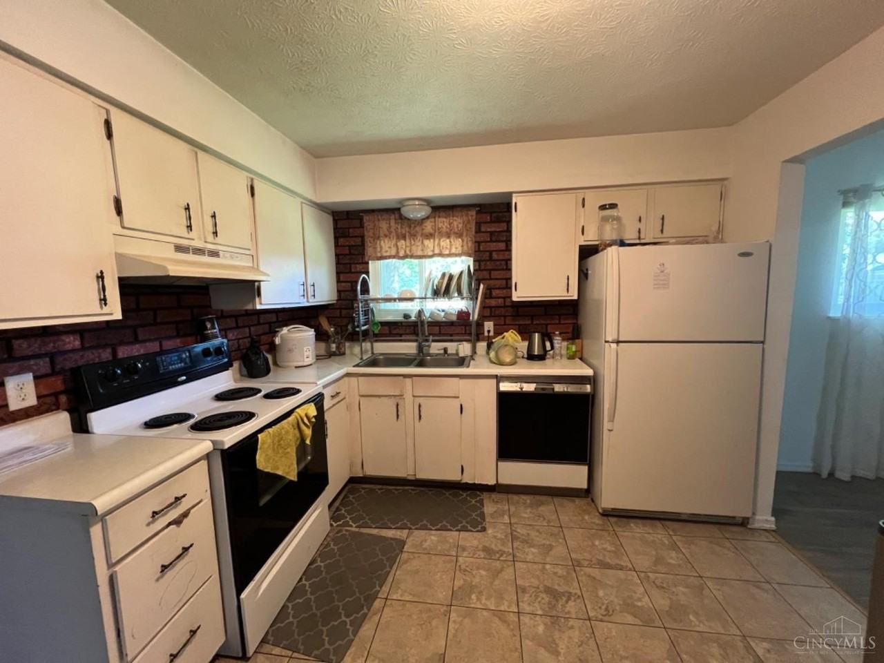 5723 Lake Manor Dr - Photo 6 of 12