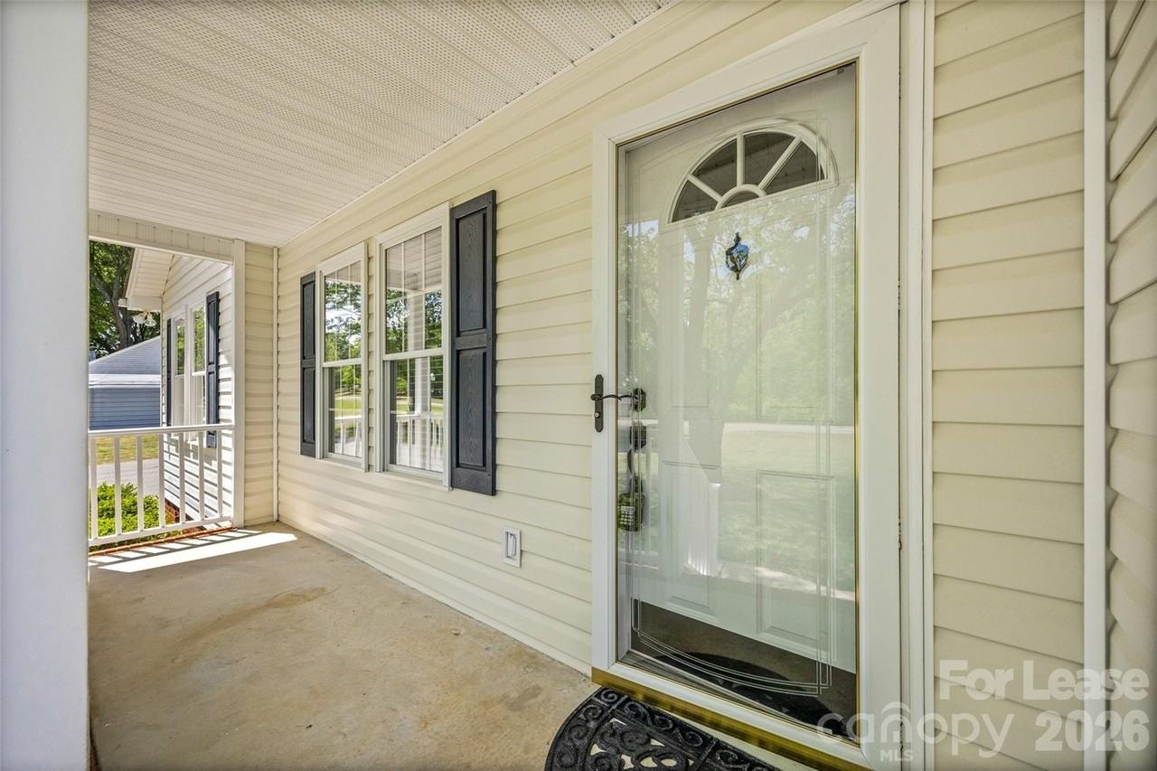 425 Griggs Rd - Photo 2 of 28