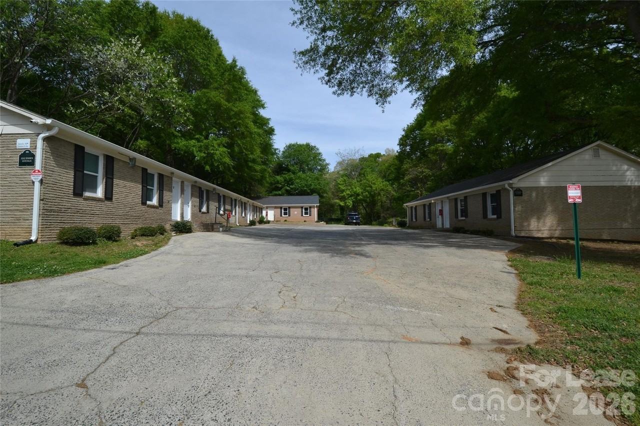 1212 Essex St #6 - Photo 2 of 16