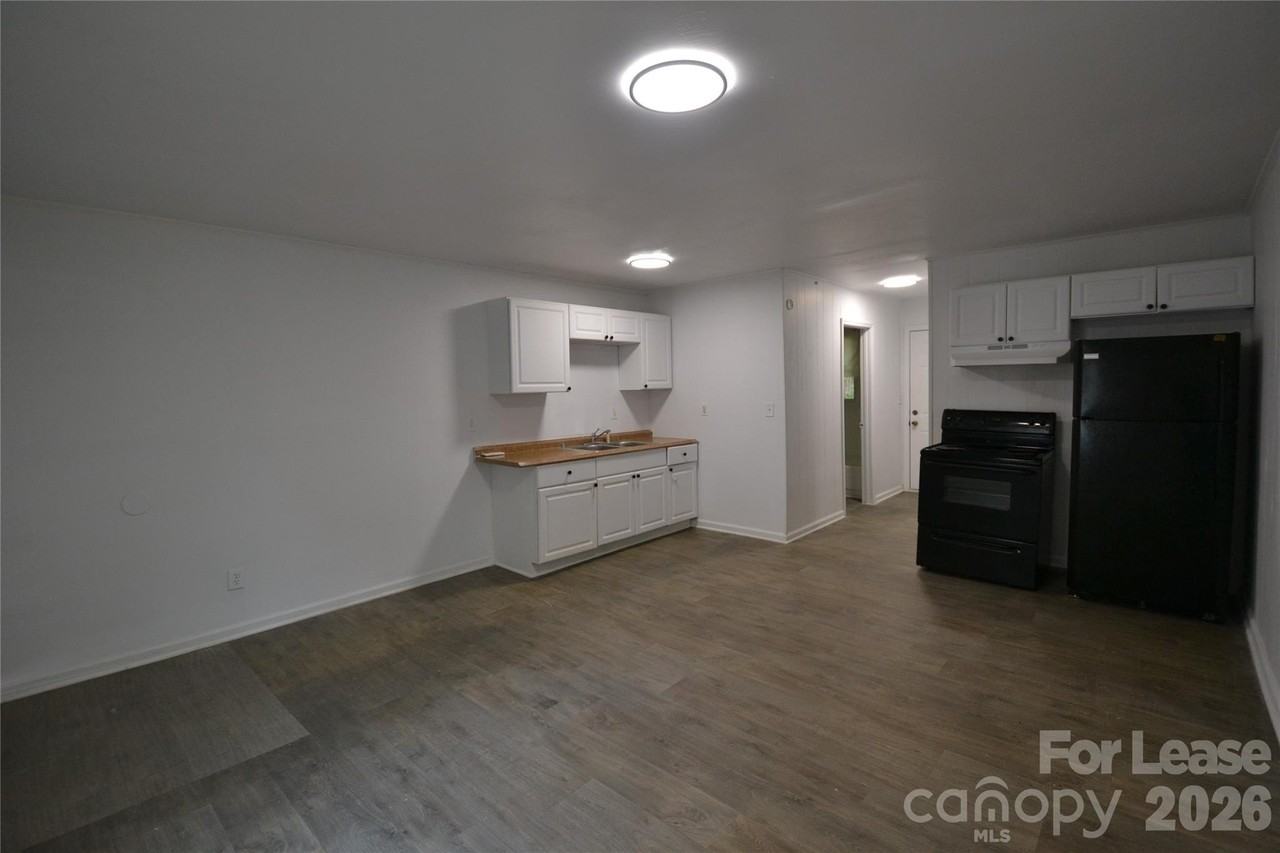 1212 Essex St #6 - Photo 7 of 16