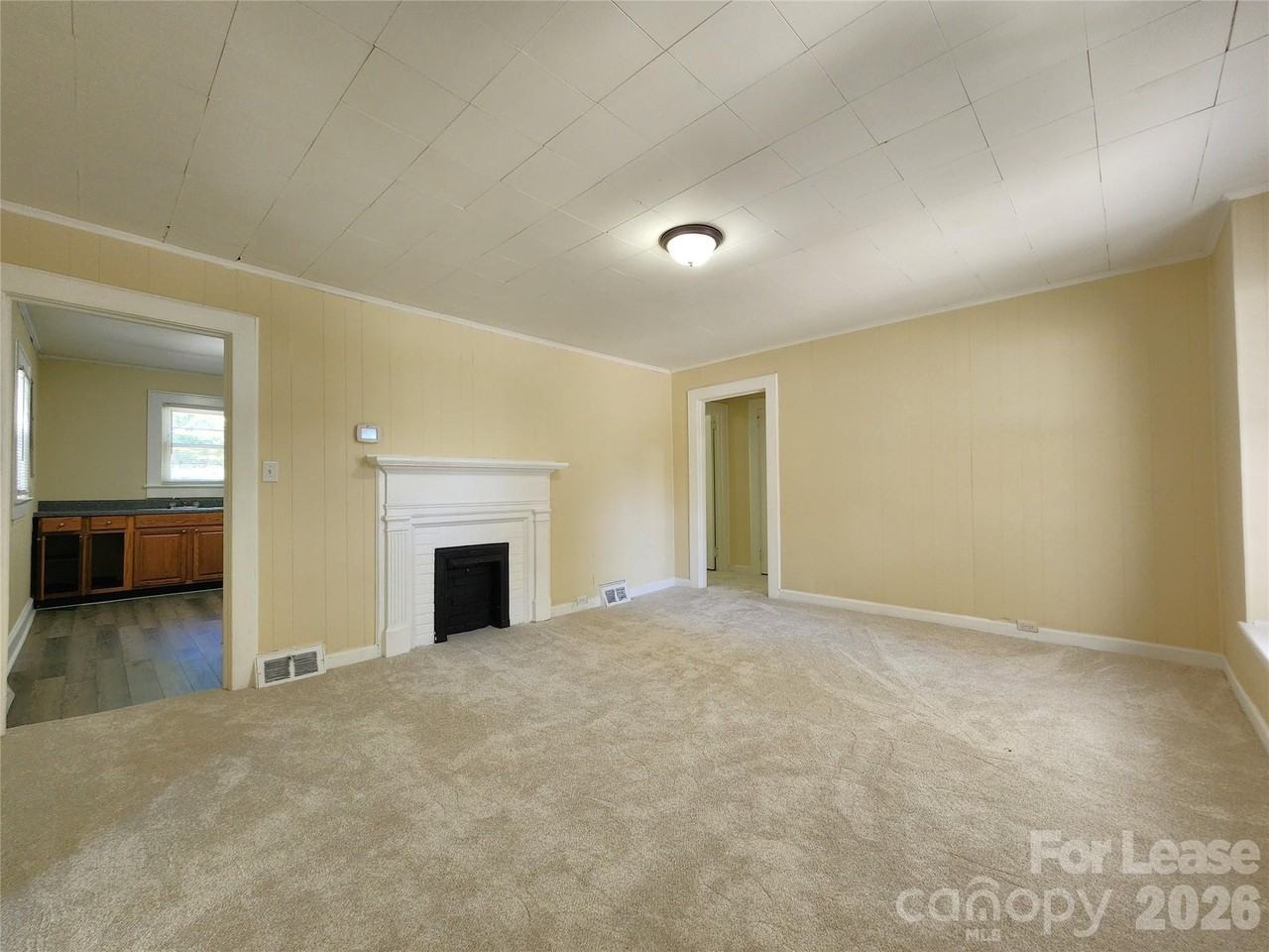 193 Hoover Ave Ne - Photo 3 of 12