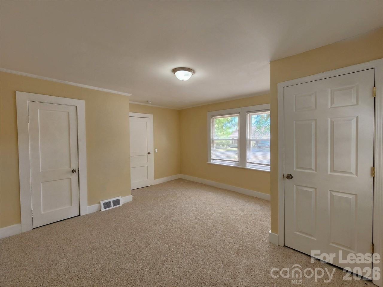193 Hoover Ave Ne - Photo 7 of 12