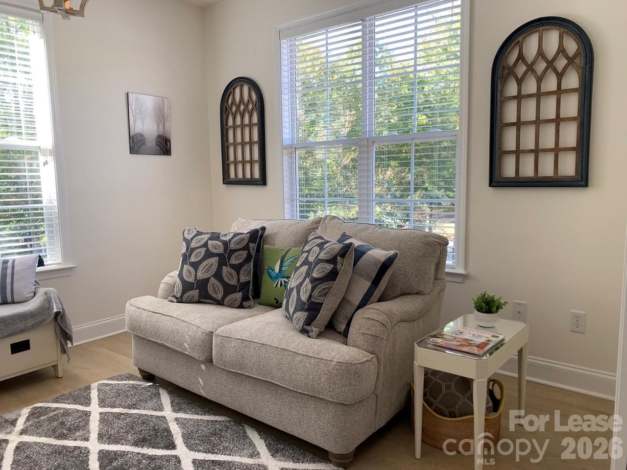 9033 Rosalyn Glen Rd - Photo 6 of 48