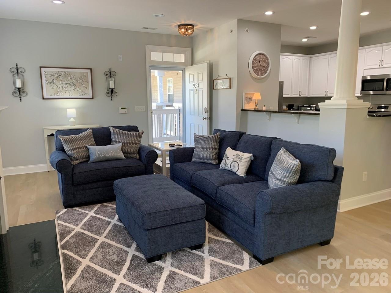 9033 Rosalyn Glen Rd - Photo 7 of 48