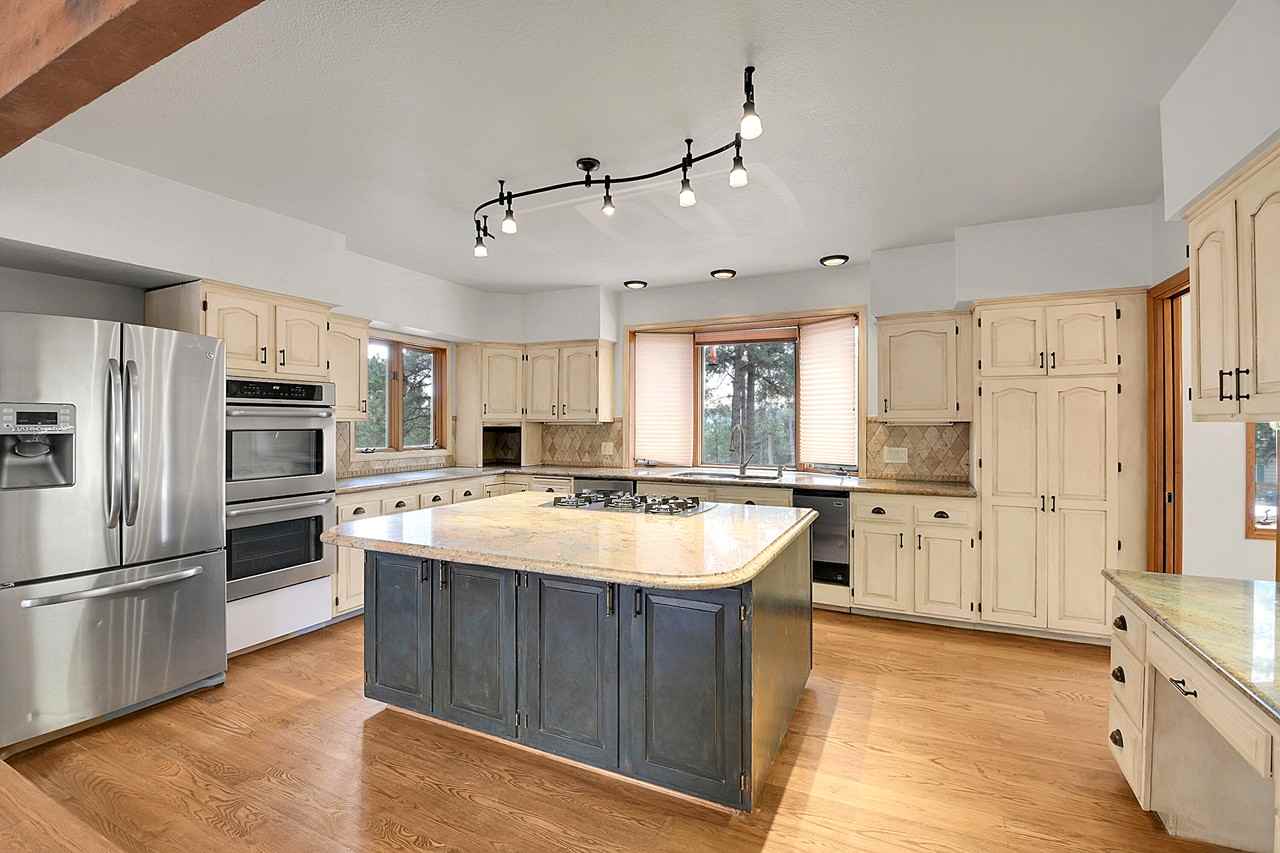 29604 Canterbury Cir #1 - Photo 4 of 35