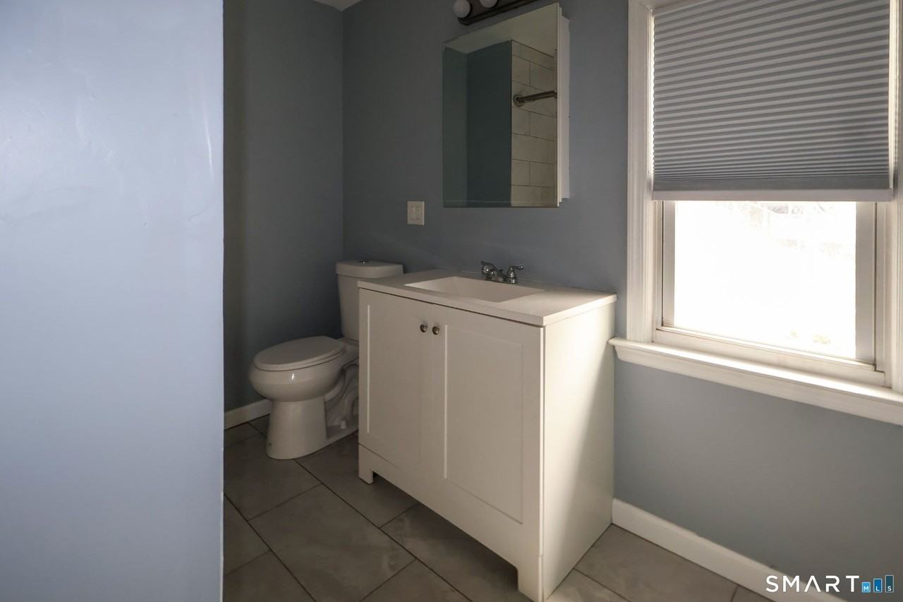 20 8th St - Photo 4 of 6