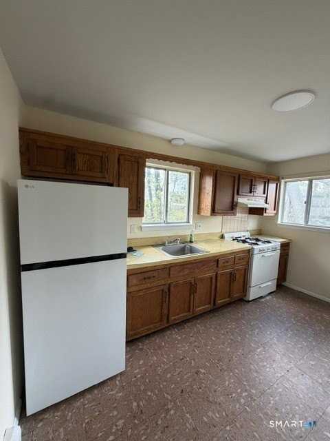 53 1/2 Glenwood Ave #A - Photo 3 of 30