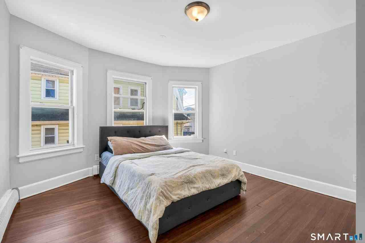 380 Gurdon St #1 - Photo 7 of 10