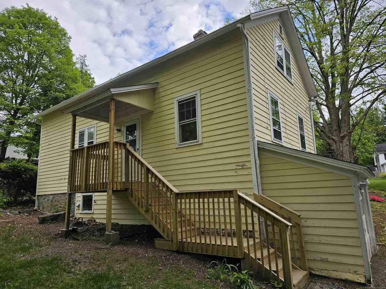 17 Pleasant St - Photo 2 of 6