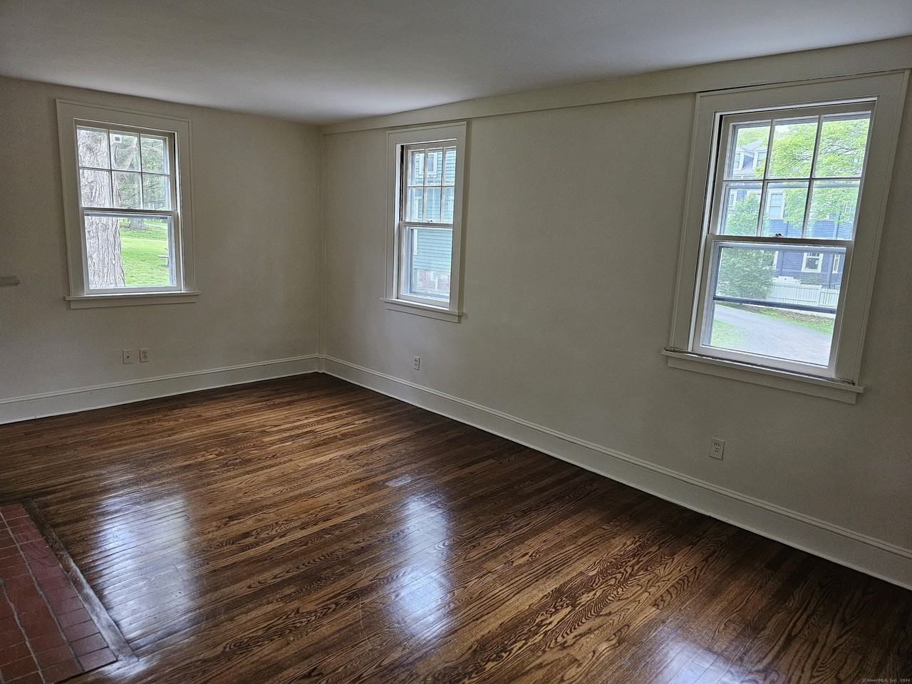 17 Pleasant St - Photo 3 of 6