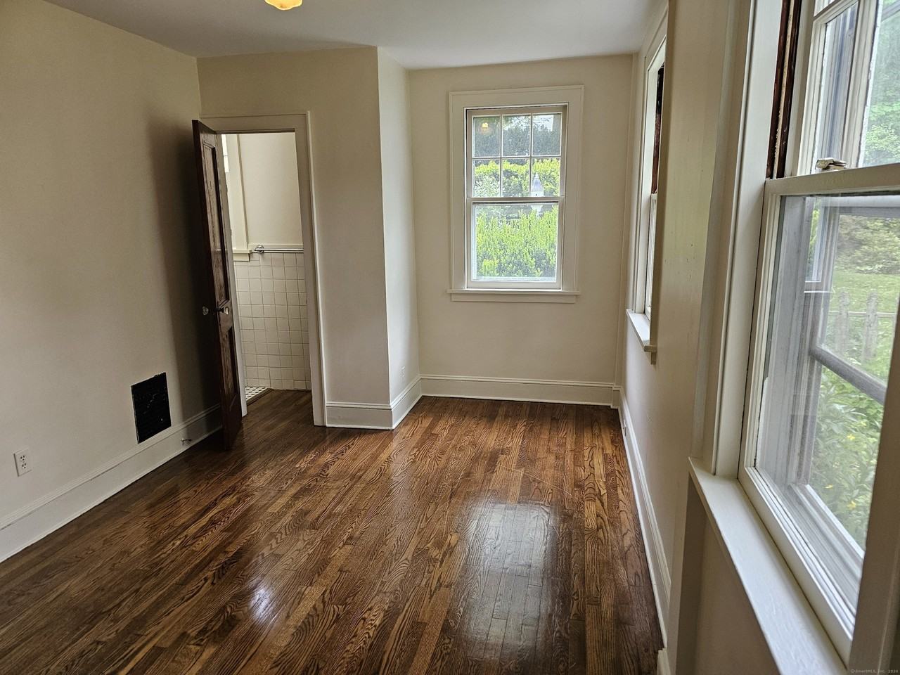 17 Pleasant St - Photo 4 of 6