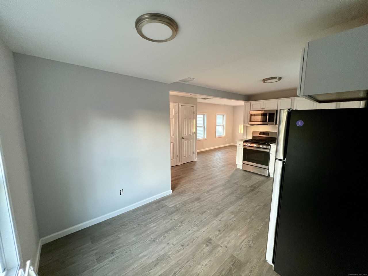 415 Hollister Ave #2ndFL - Photo 4 of 14