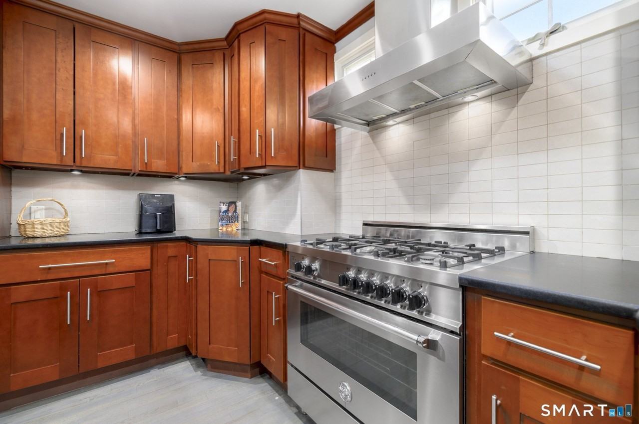 47 Indian Harbor Dr #7 - Photo 3 of 40