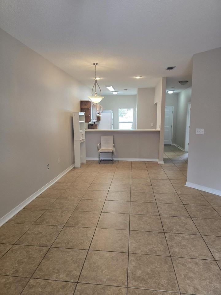 204 Ann Cir #C - Photo 5 of 15